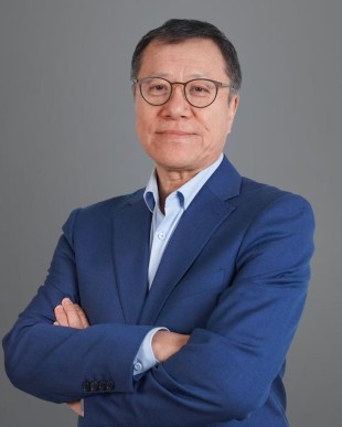 IPM ESSEN: 
		Robert Wu
	