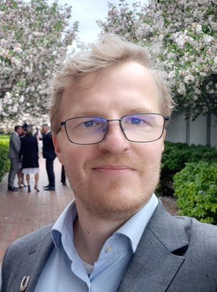 IPM ESSEN: 
		Folkert Moll
	